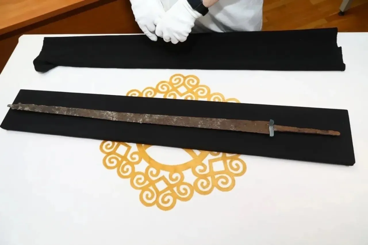 ⚔️ В Башкирии нашли уникальный меч возрастом почти 2000 лет  Житель села Верхние Киги случайно наткн