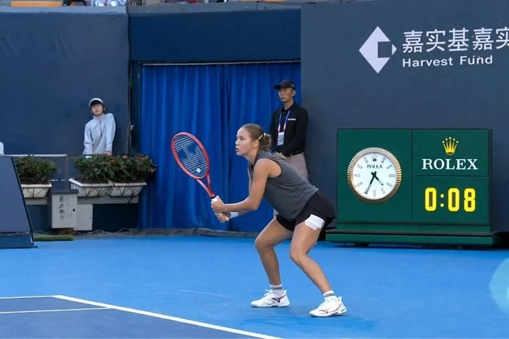 Анастасия Захарова уверенно шагнула во второй круг престижного турнира WTA-1000 в Пекин...