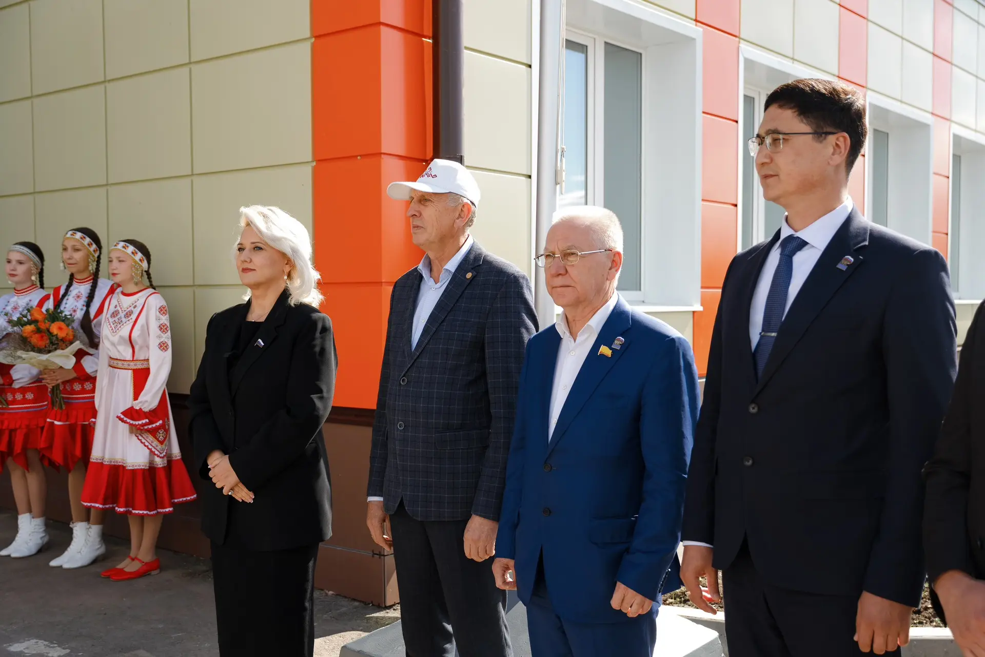 С Сятракасинской школой Моргаушского округа познакомилась перед Новым годом. Приехала п...