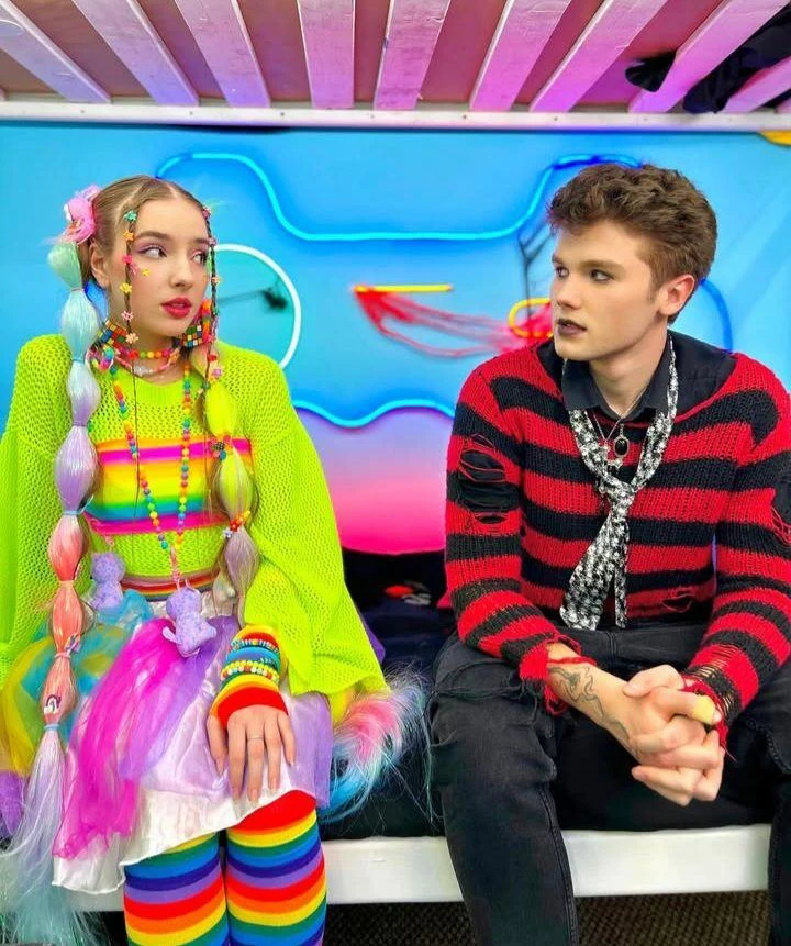 Выложили не ту серию, простите, скоро будет новая🤗