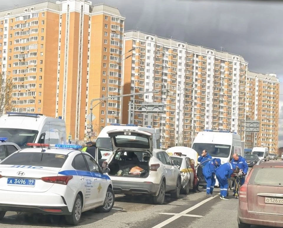 🚨 ДТП произошло сегодня на СБВ, вблизи перекрестка с Лукинской/Федосьино. Есть пострад...