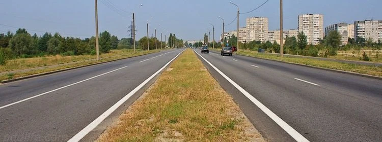 Сколько проезжих частей имеет данная дорога?