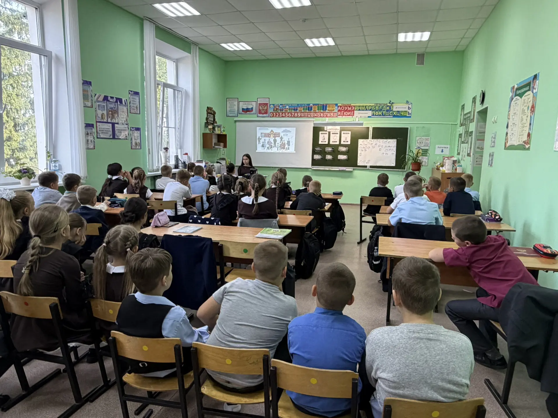 🕊 Сегодня учащиеся нашей школы приняли активное участие в мероприятиях, посвящённых Дн...