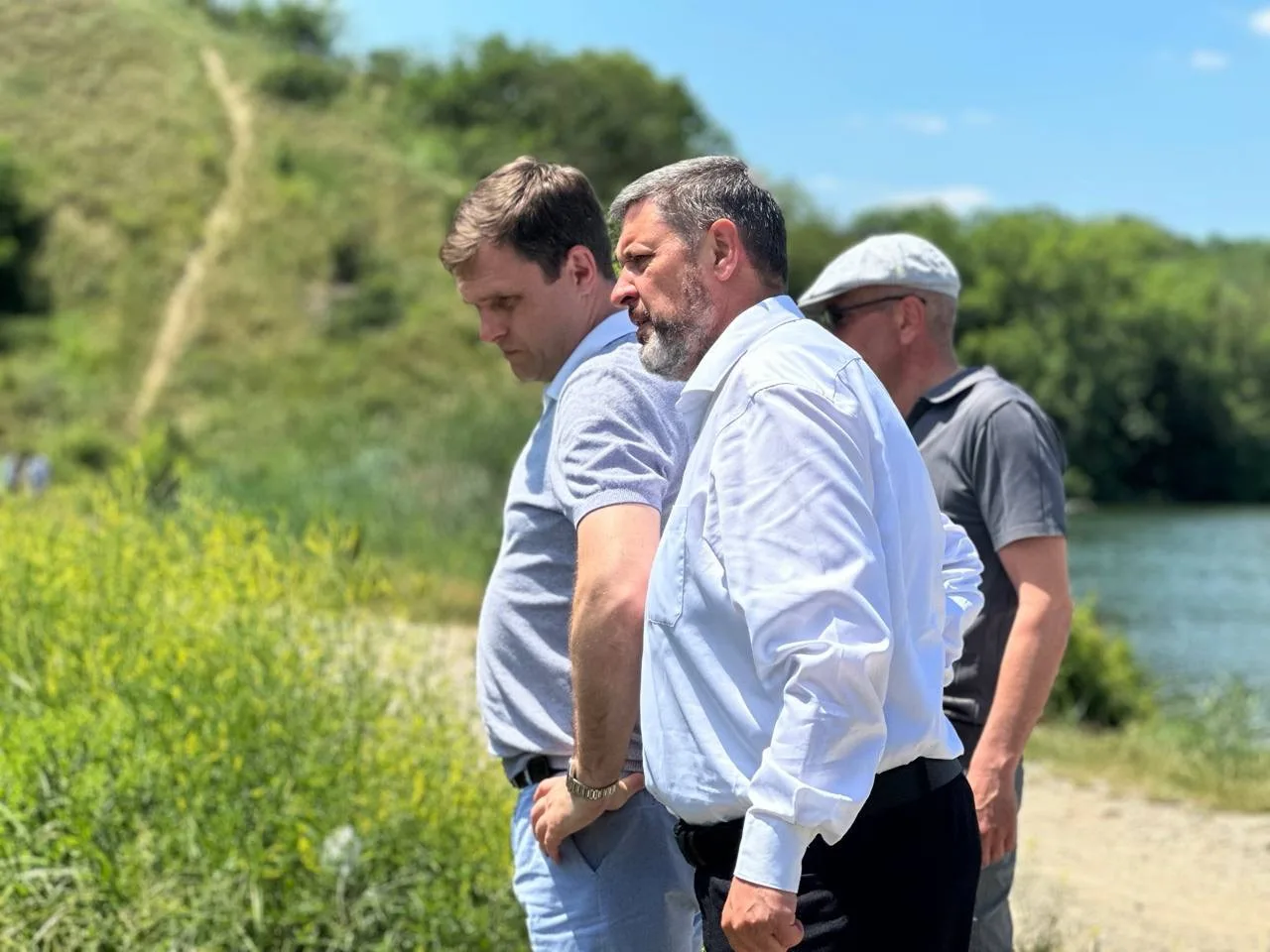 После приёма граждан вместе с министром природных ресурсов и охраны окружающей среды Ставропольского