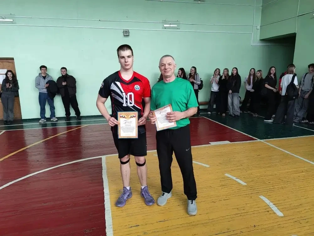 🏐 Первенство Восточного района по волейболу: серебро наше! 🥈  На этой неделе сборная нашей школы дос