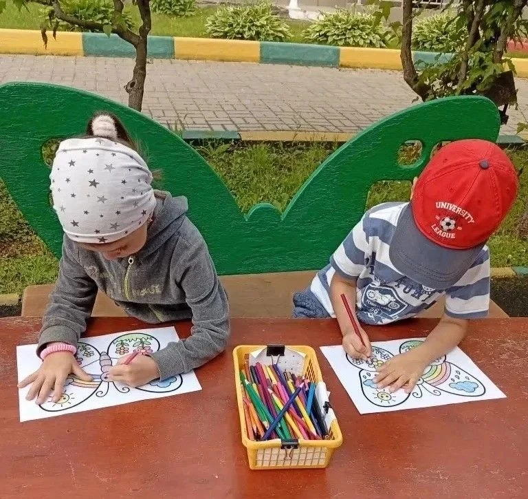 ⏰ ВРЕМЯ НОВЫХ ЗНАНИЙ
 
😎 Весело и интересно проводят летние денёчки наши дорогие дошколята:
 
🦋 Пр