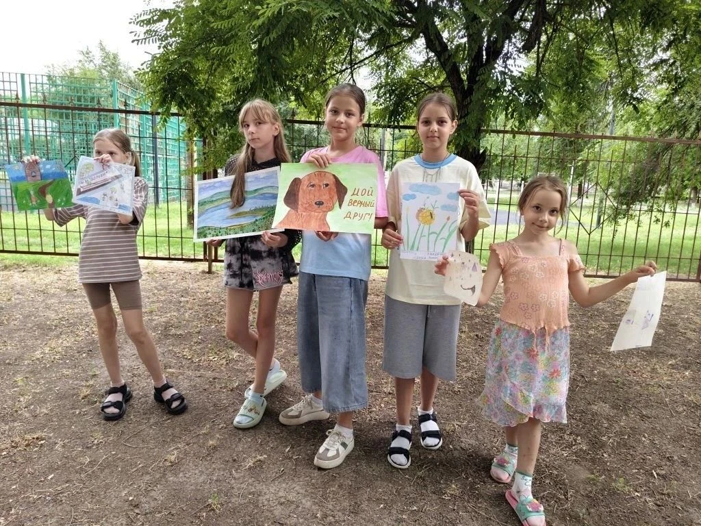 Сегодня в лагере с дневным пребыванием детей "Солнышко" День юных натуралистов. В отряде ЮИД прошел 