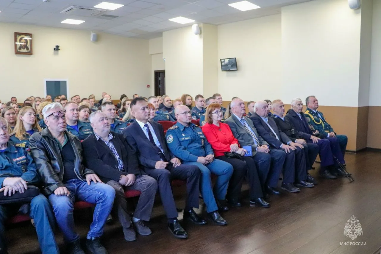 В Главном управлении МЧС России по Псковской области прошло торжественное мероприятие, ...