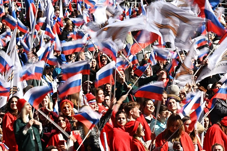 Большинство россиян считают себя патриотами — ФОМ

Большинство (85%) опрошенных россиян считают себя
