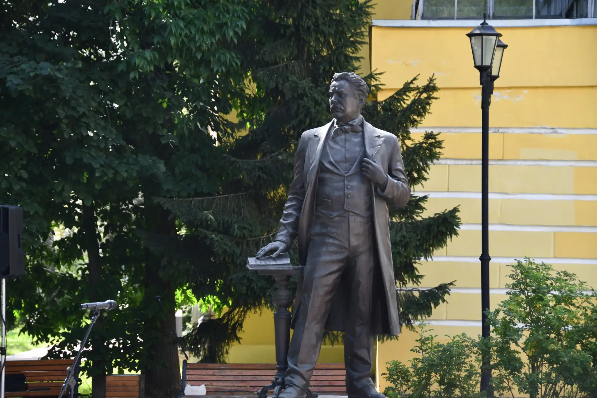 В Вологде почтили память Христофора Леденцова

Сегодня исполнилось 184 года со дня рождения Христофо
