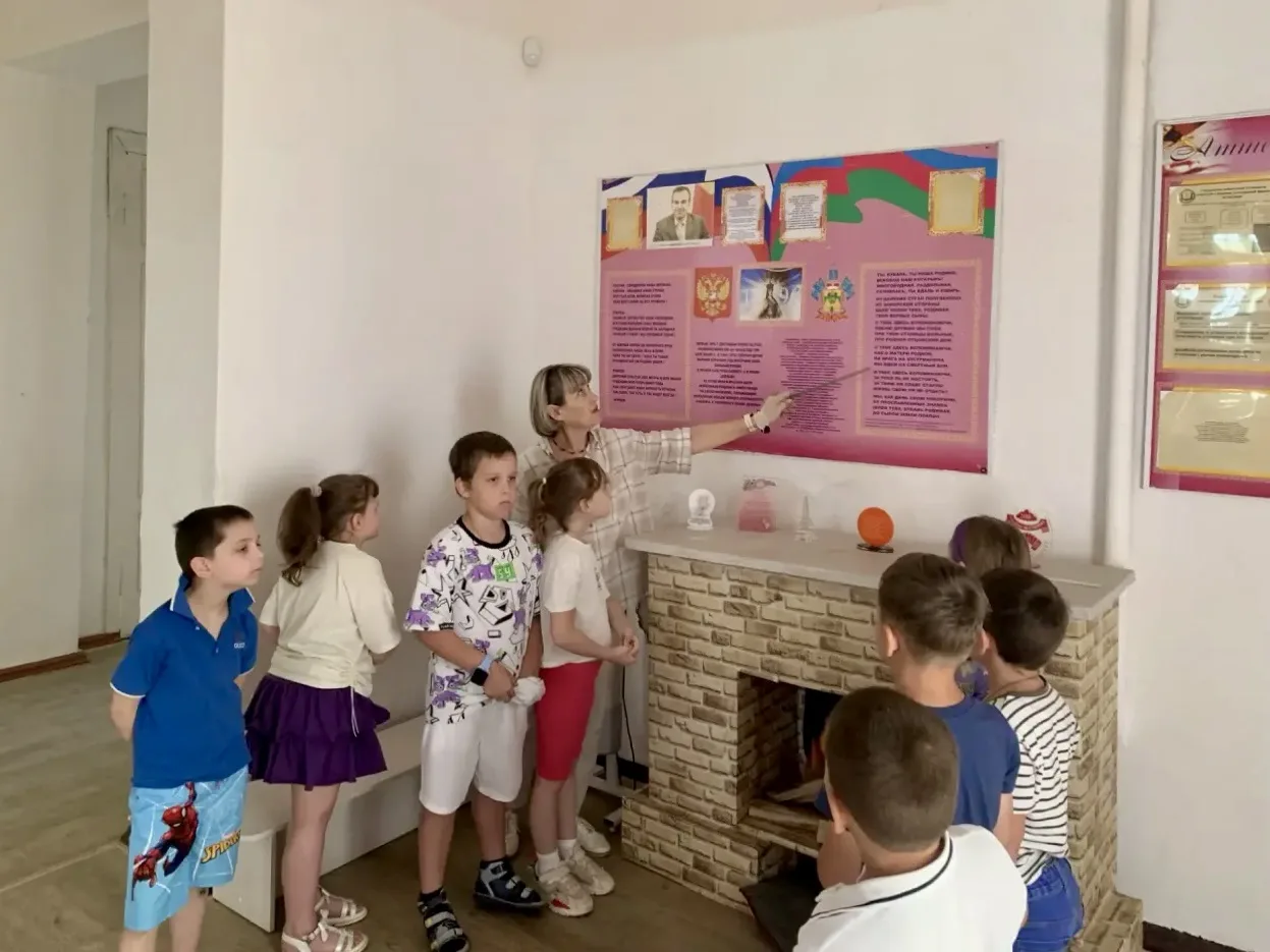 🇷🇺Накануне Дня России в студии «Почемучка» Дома творчества под руководством педагога Натальи Никол