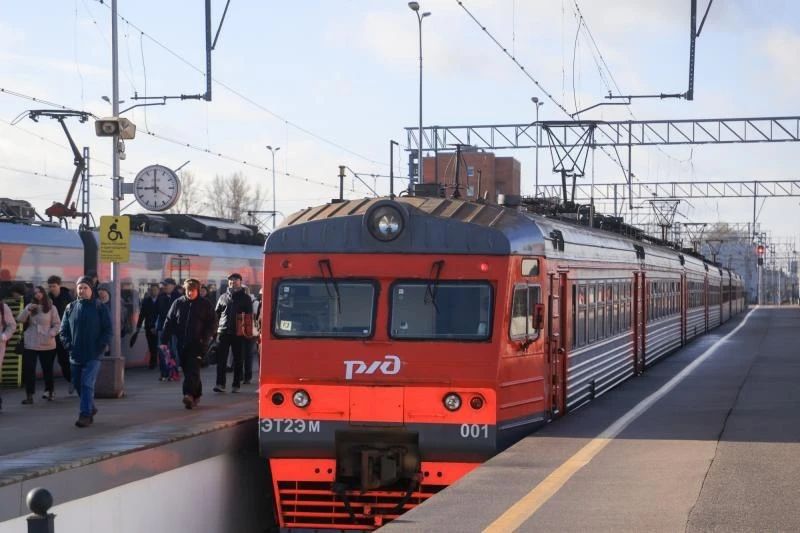 Внимание! ЗАВТРА ЭЛЕКТРИЧКИ ОТПРАВЛЯТЬСЯ И ПРИБЫВАТЬ БУДУТ С ОБУХОВО!