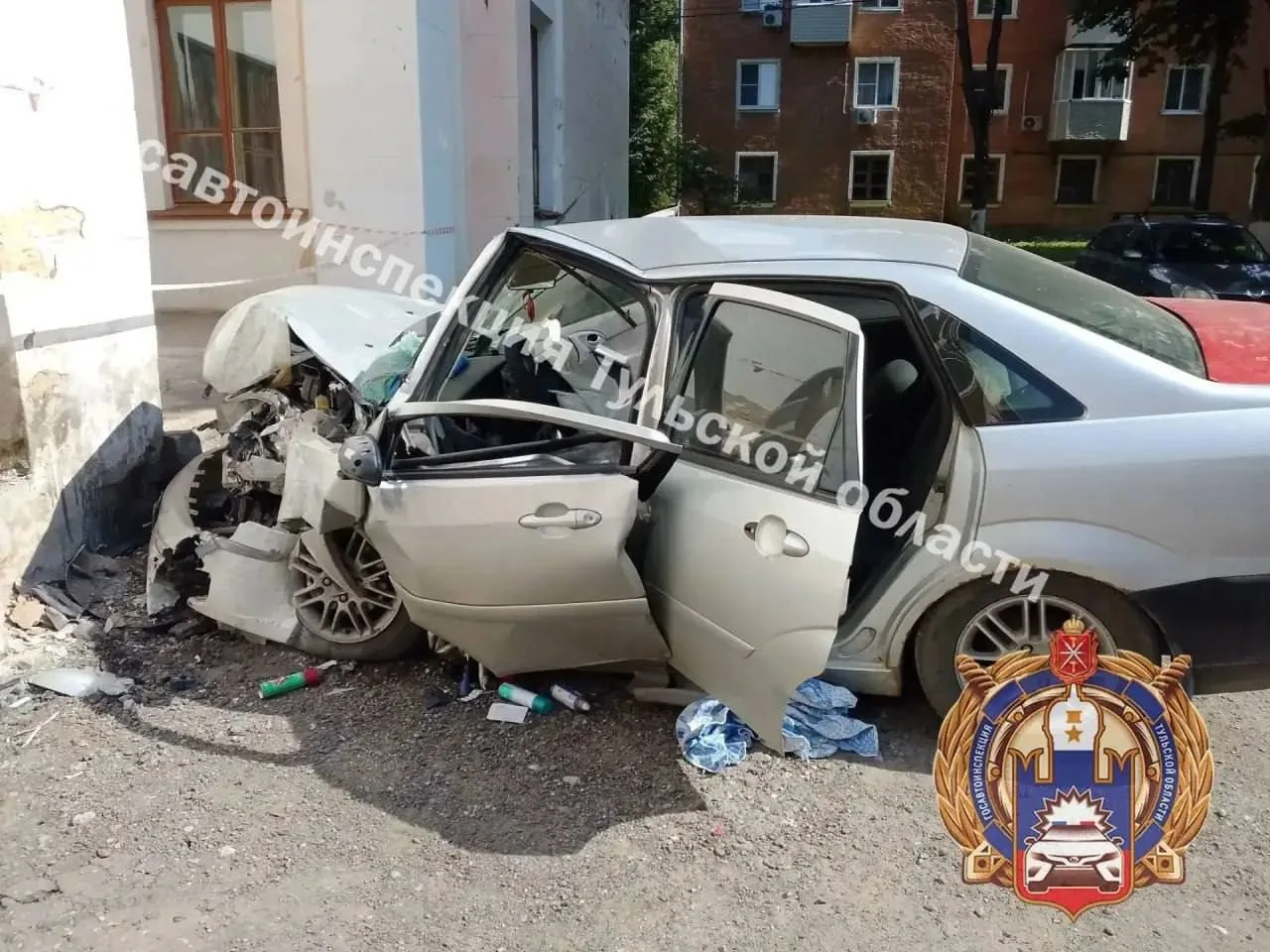 ⚡️Под Тулой легковушка врезалась в дом.

В среду, 5 августа, около 14:45 в районе дома 4А по улице С