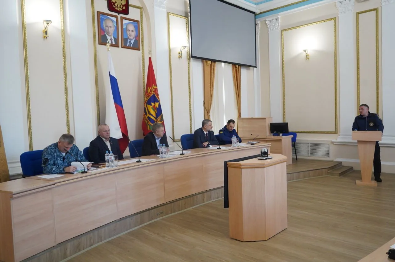Провел оперативный штаб.  11 марта 2026 года объявлено днем траура в Брянской области.