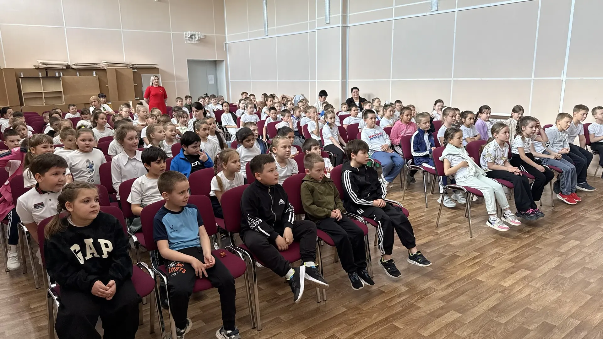 🇷🇺 «Легко ли быть солдатом?» — узнали ученики начальной школы!  Сегодня в нашей школе для учеников 1