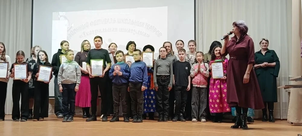 🎭 Свет! Камера! Театр! В Заиграевском районе прошла «Театральная шкатулка»  3 апреля в Талецкой школ