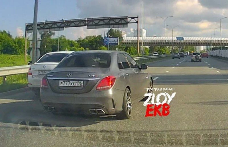 Осторожно. Неадекват на Объездной...
