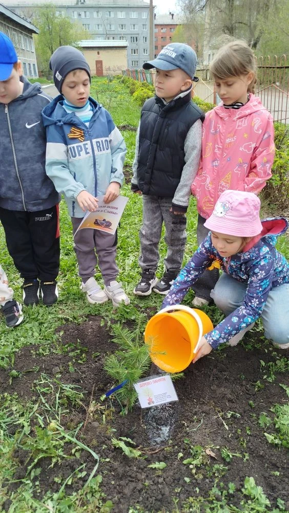 🌼🌼🌼 Наши маленькие воспитанники вместе с сотрудниками детского сада приняли участие ...