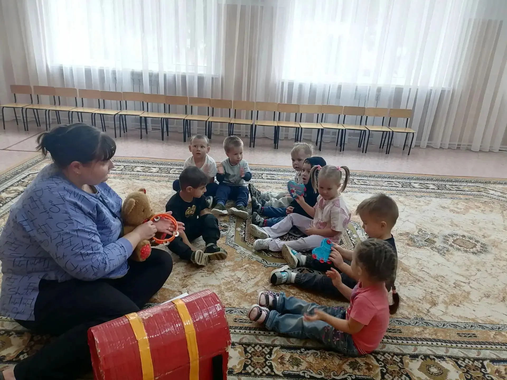 Во второй младшей группе прошло музыкальное развлечение "Музыкальные посиделки".