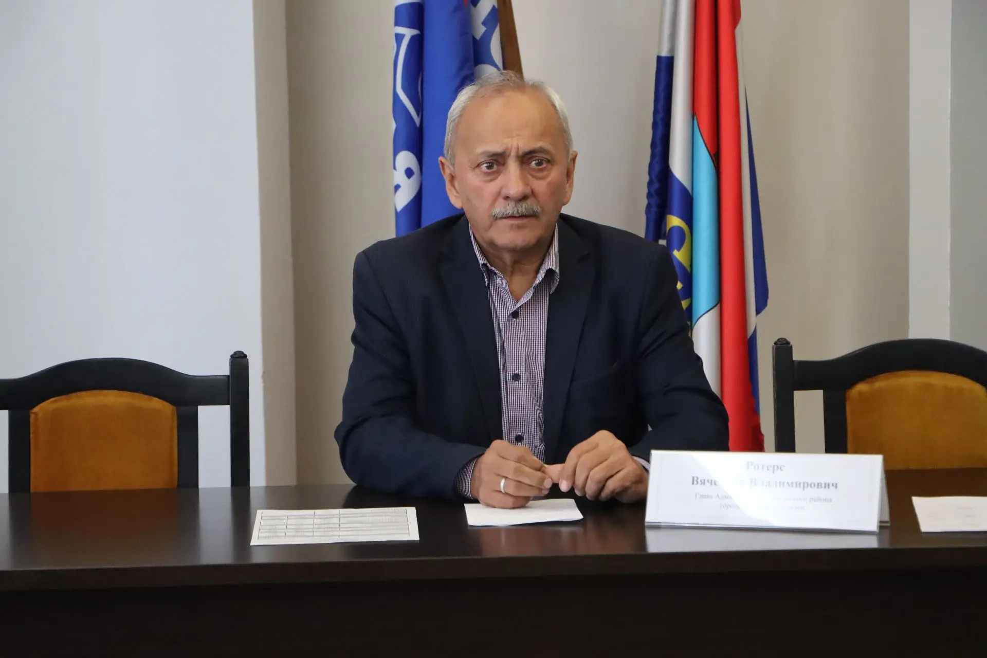 Под председательством главы района Вячеслава Ротерса прошло еженедельное рабочее совеща...