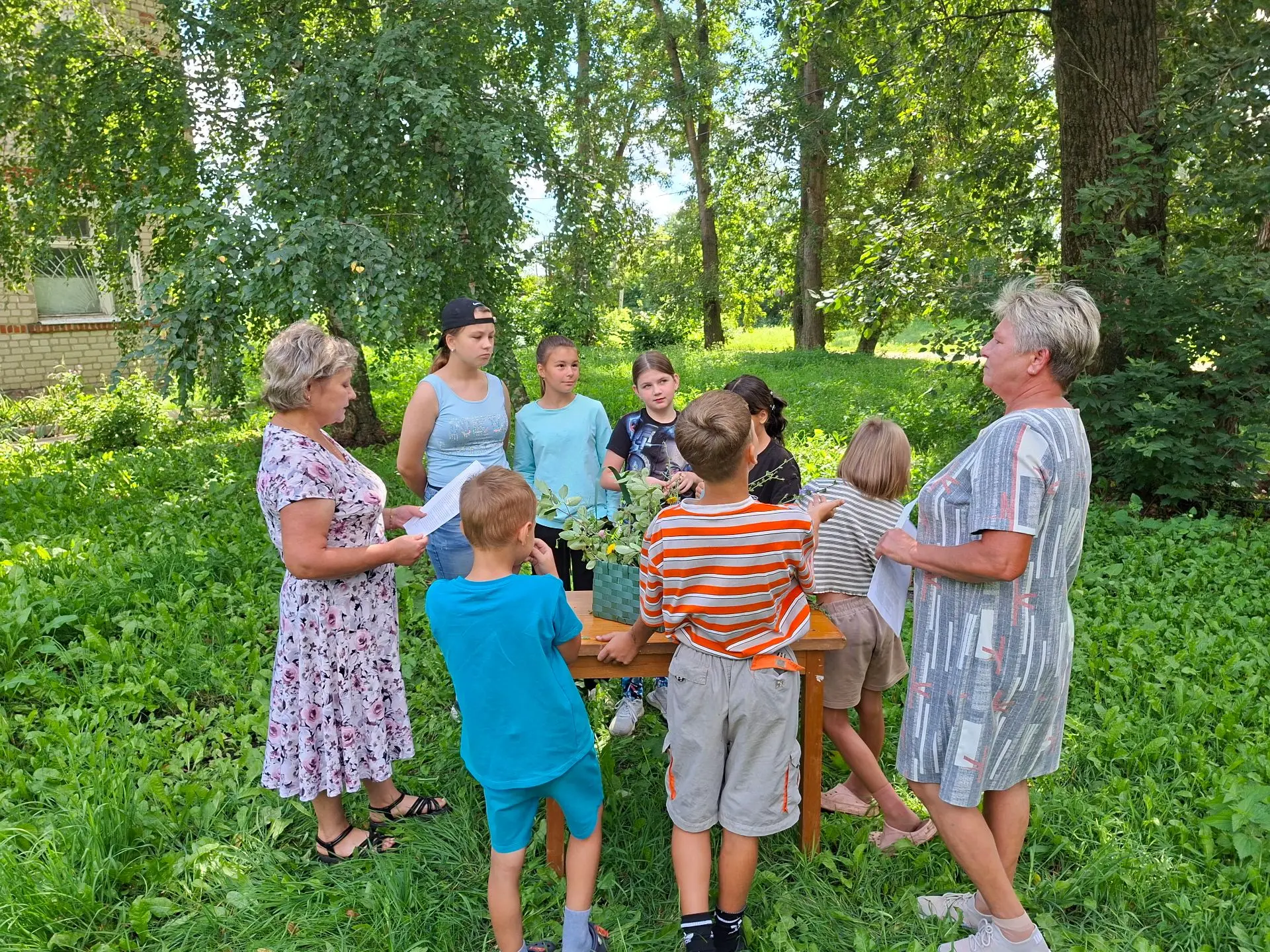 В Виляйском филиале «ЦКР» прошел  экологический час  «Природы чудный дар». В ходе мероп...
