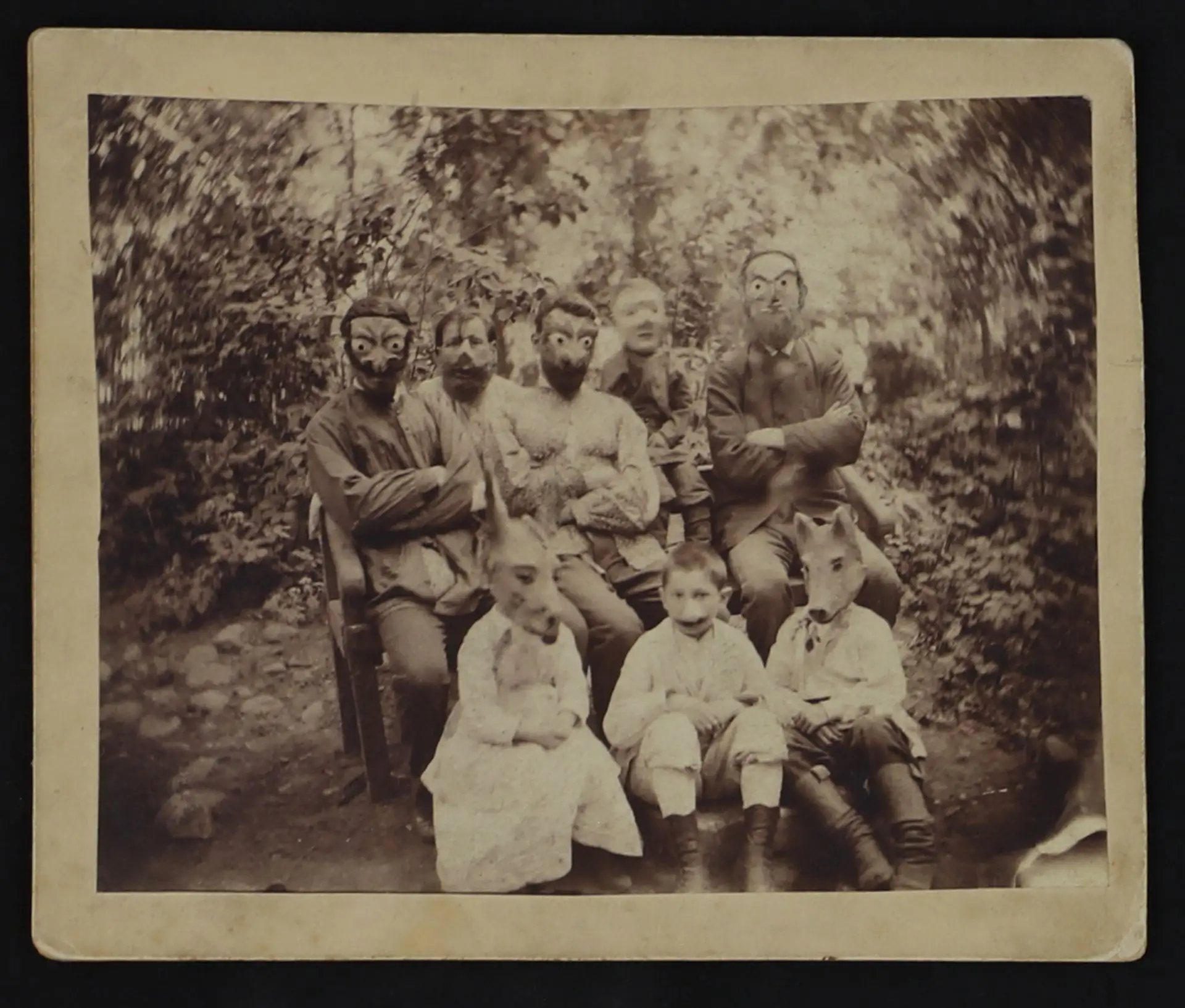 Фотография.  Летние забавы в саду Университета по инициативе Д. П. Павлова ( брат И. П....