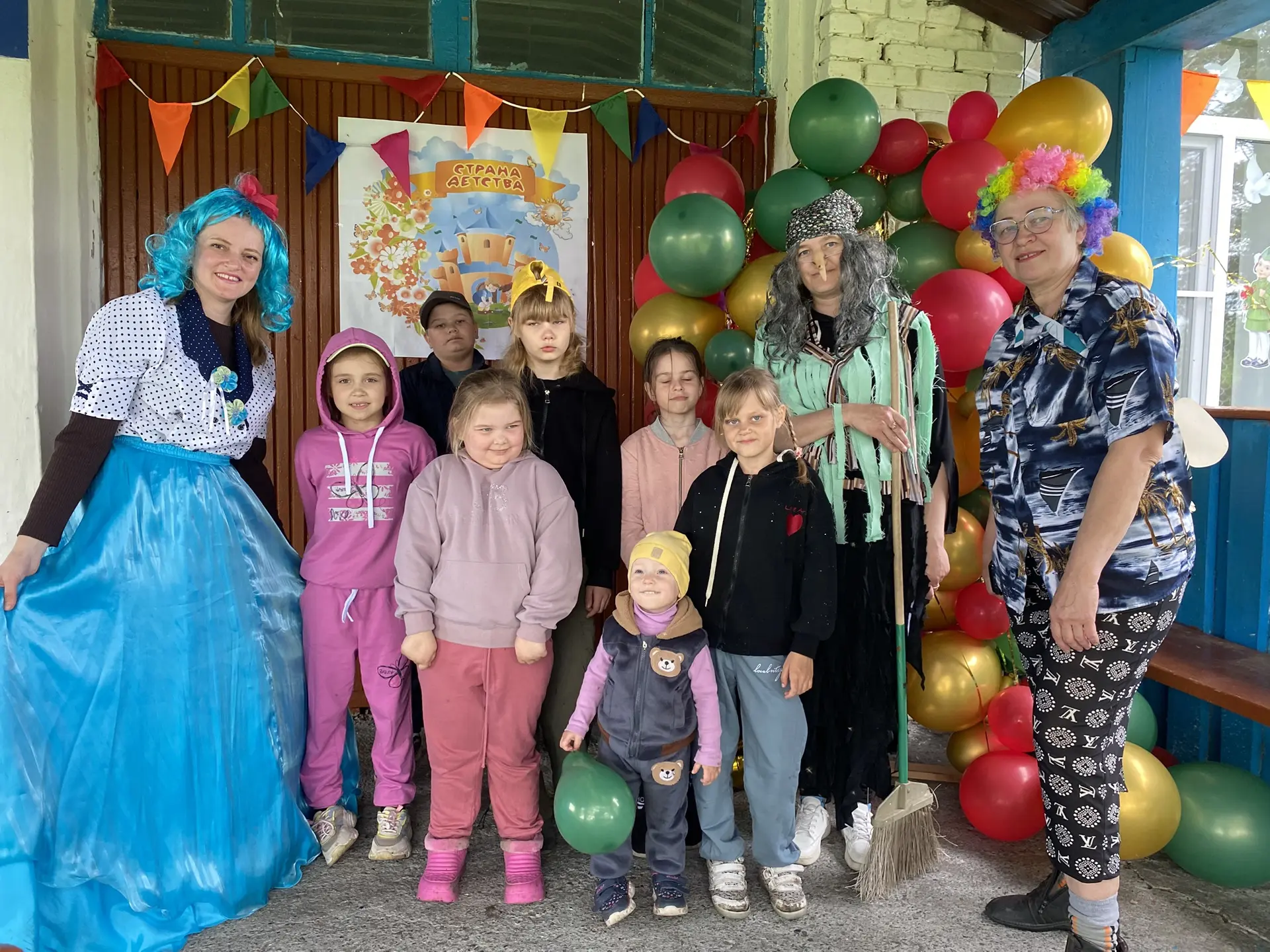 ⛱️🌞Успешный старт летнего сезона: в школе прошло открытие лагеря в формате квест-игры