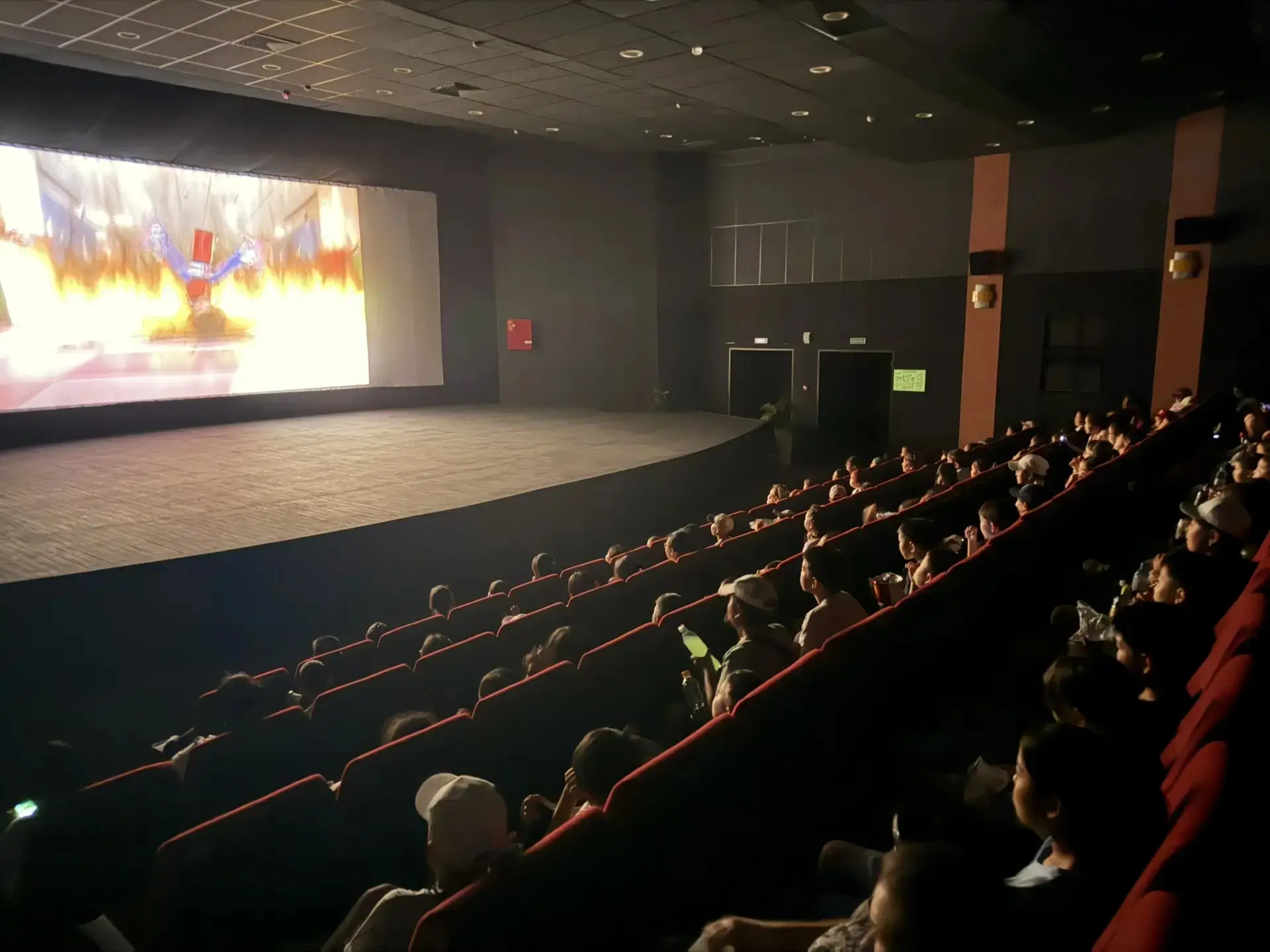 🎬 Кинопоход в лагере!

Сегодня наш пришкольный лагерь снова отправился в кино! 

🍿 Мы посмотрели в