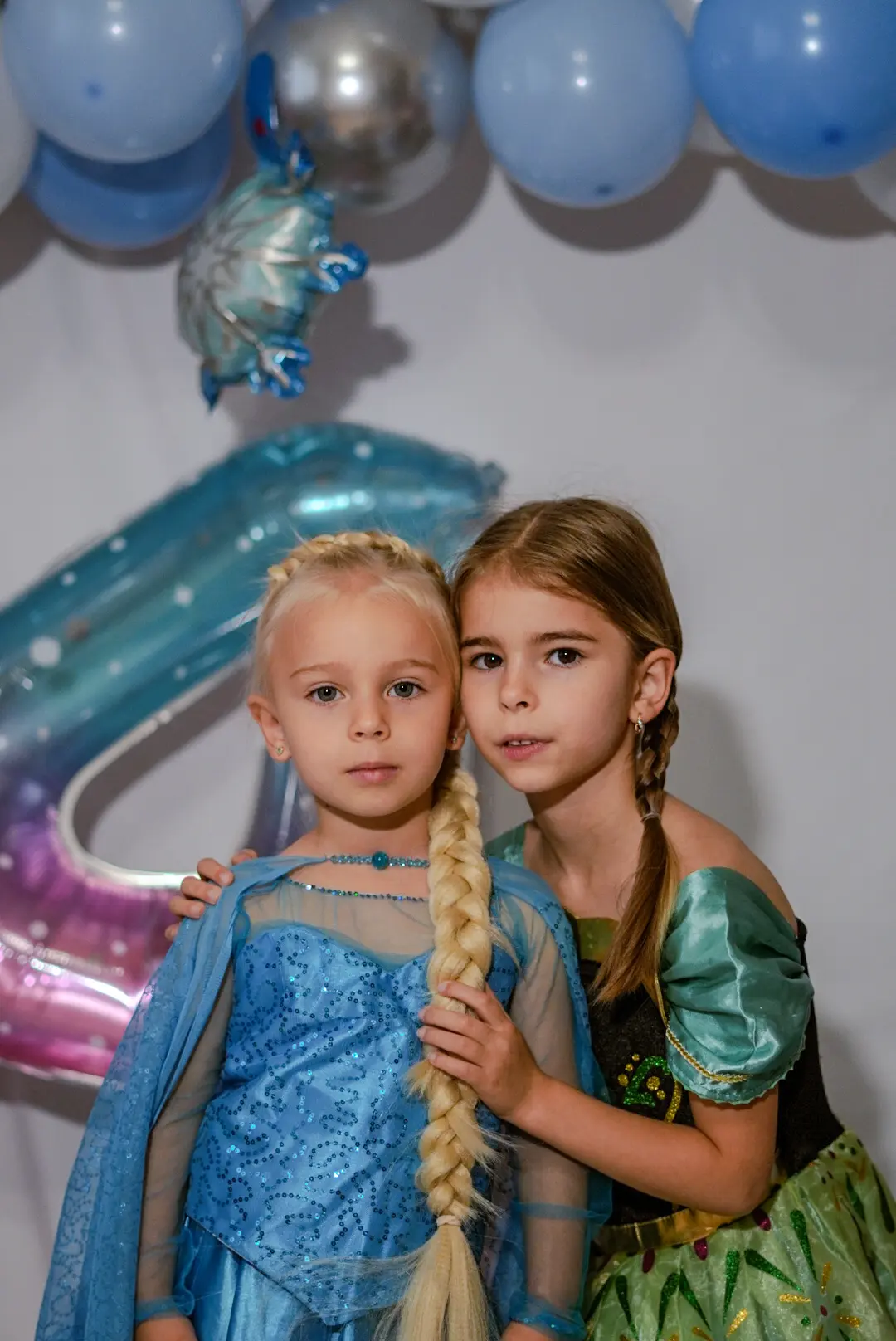 Моя лапочка, моё солнышко, моя сестрёнка, с 4-летием! Пусть твои щечки будут пухлыми и ...