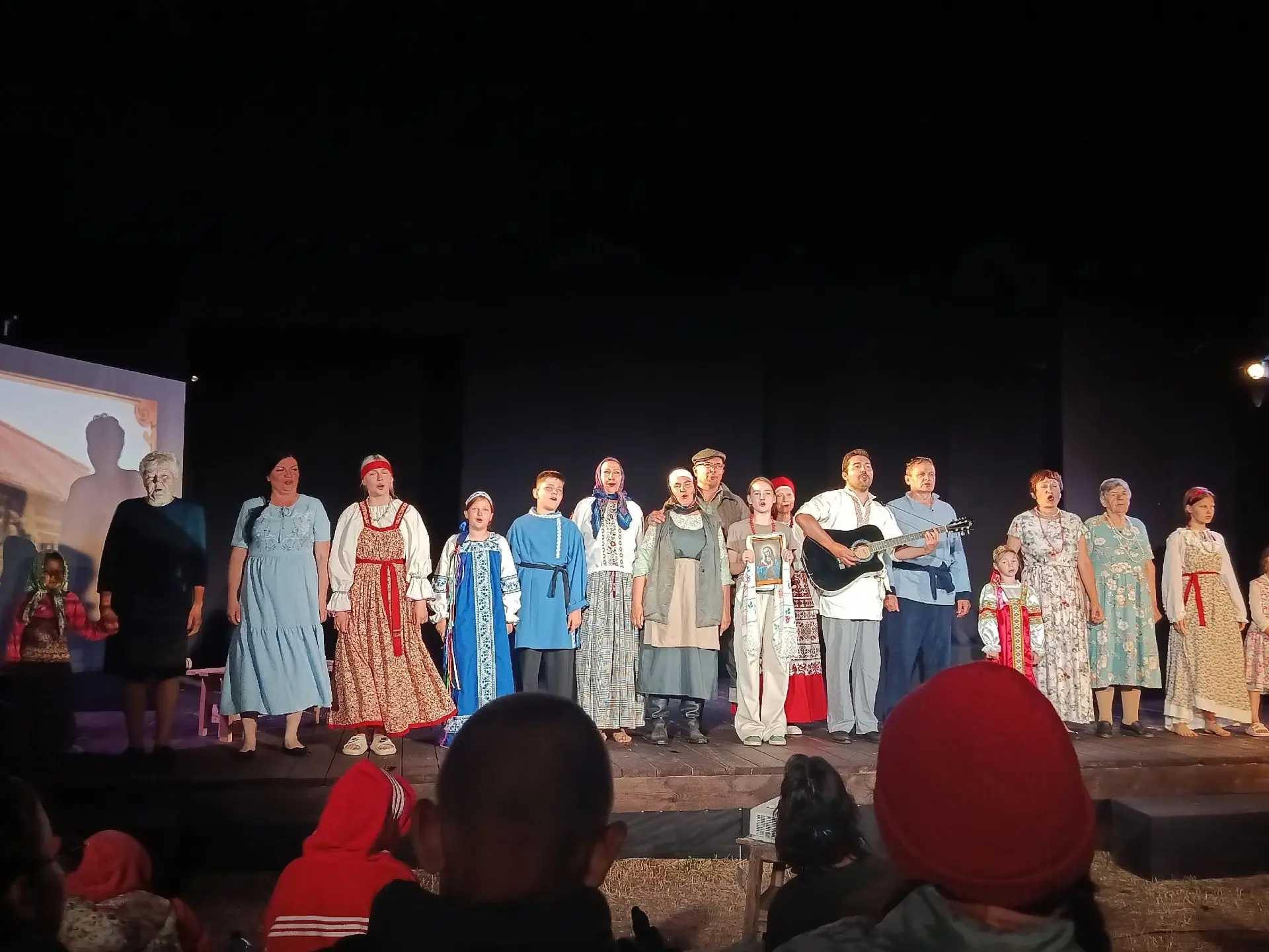 🏞️ Фестиваль на Ольхоне подходит к концу, а «СветоТень» продолжает трудиться!
 
🌥️ Сегодняшний ден