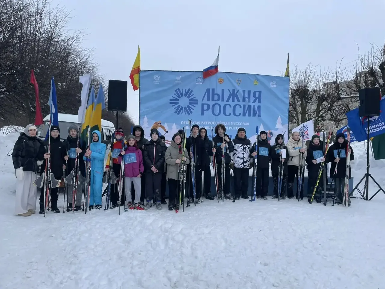 ЛЫЖНЯ РОССИИ 2026⛷️  Сегодня наши ученики 7,8,9 и 10 классов приняли участие в Лыжне России!   Снача