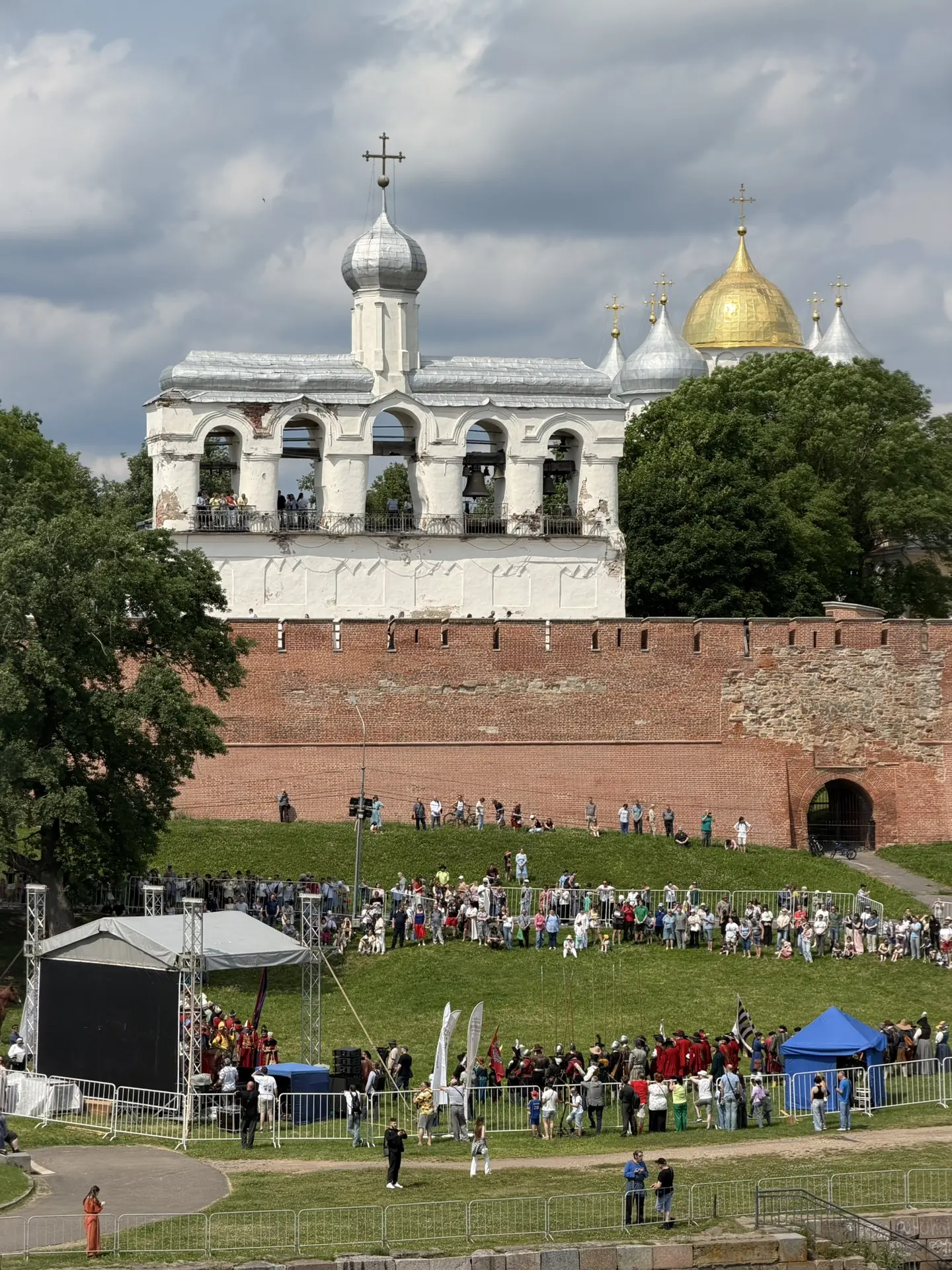 Еду по России не доеду до конца.