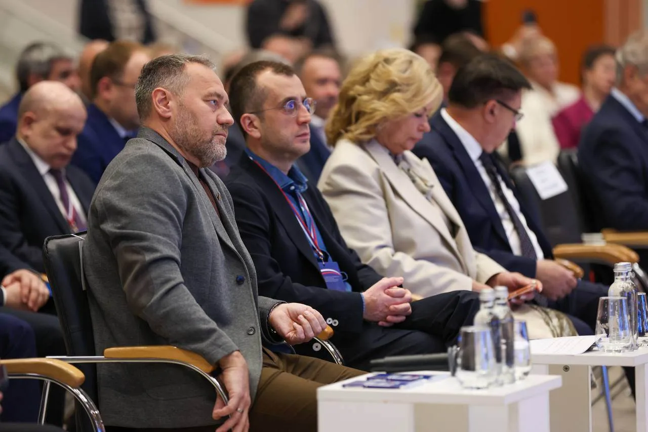 «Единая Россия» утвердит кандидатов на выборы в парламент Петербурга 2 июля
 
Конференция петербургс