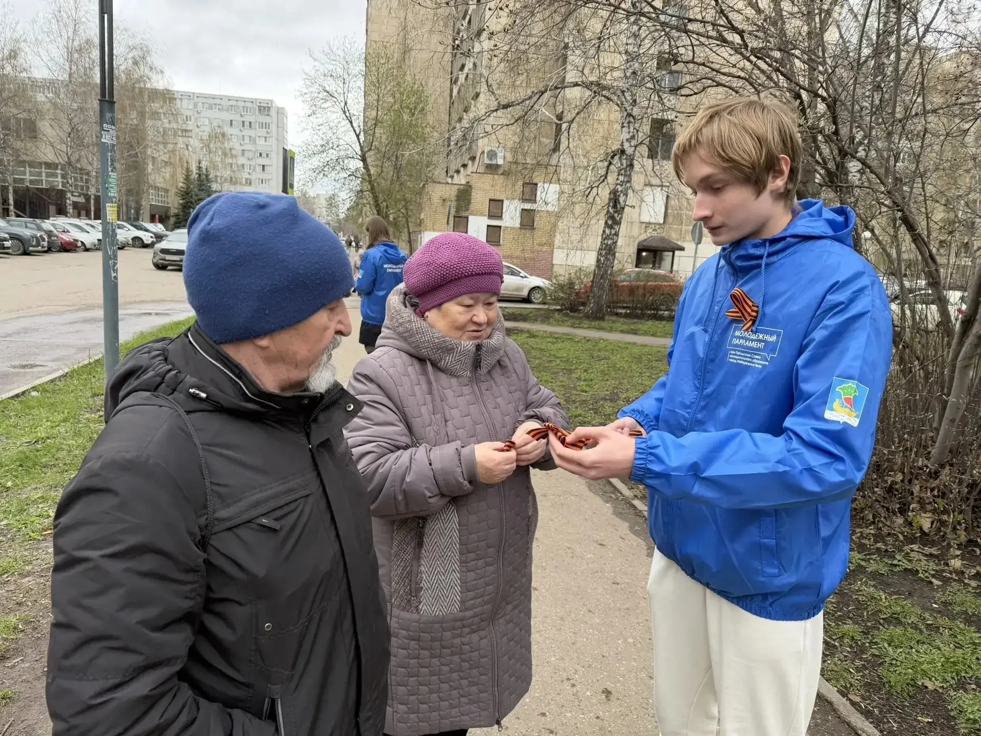 В Челнах начали раздавать георгиевские ленточки!