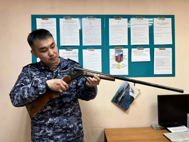 В Бурятии мужчина добровольно сдал найденное в лесу ружье
 
📢 Житель Окинского района добровольно с