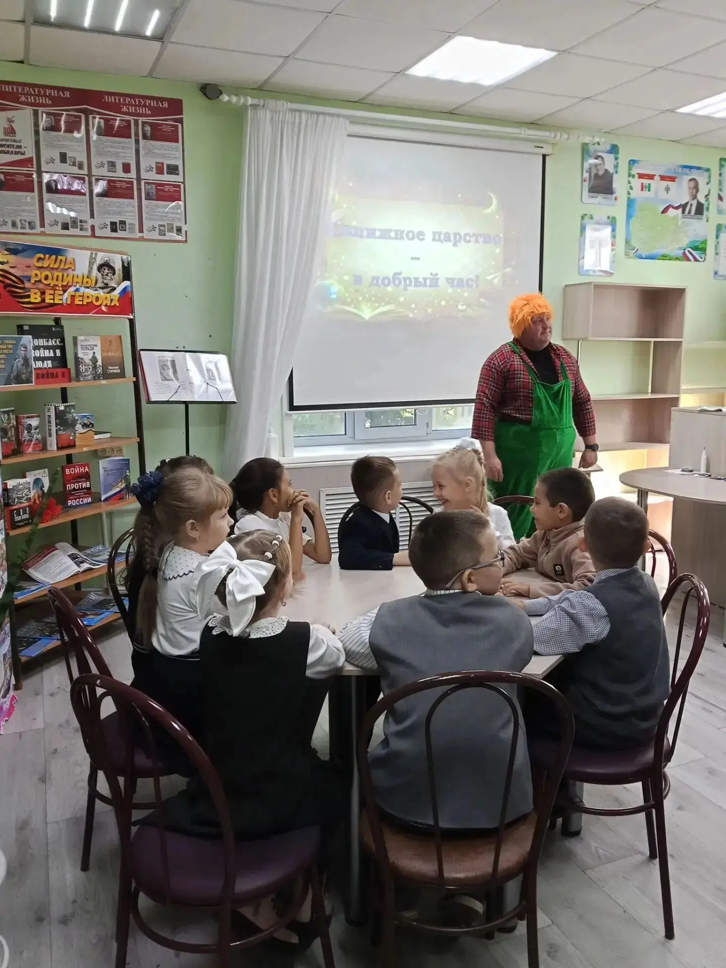 Ученики 1 "Б" класса активно вливаются в школьную жизнь🚀✨📚
