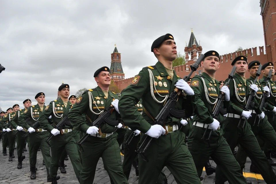 Балицкий поздравил военнослужащих с Днем Сухопутных войск России