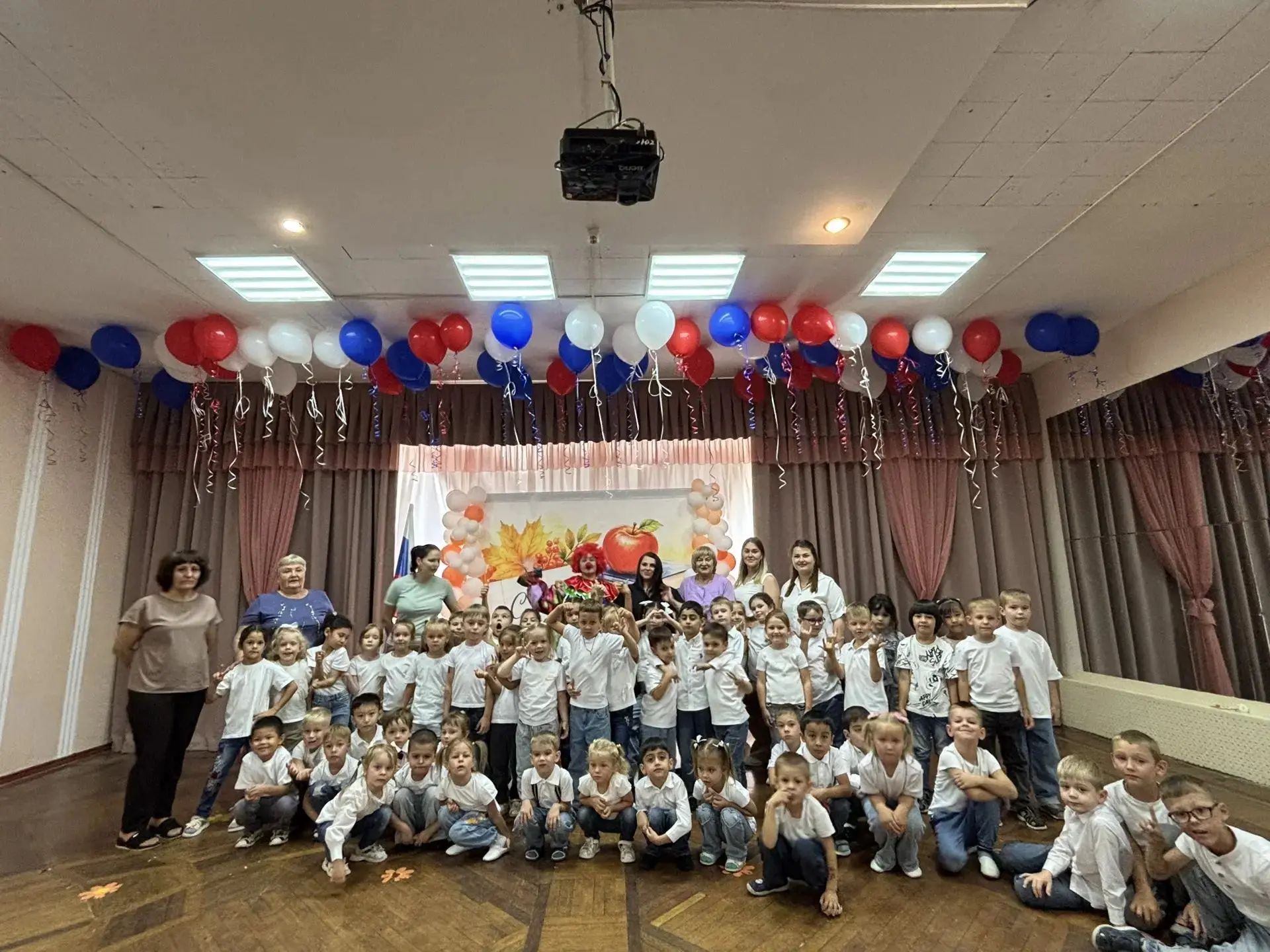 🎈🎊День знаний в нашей Прогимназии 237 " Семицветик". Праздник, с которого начинается ...