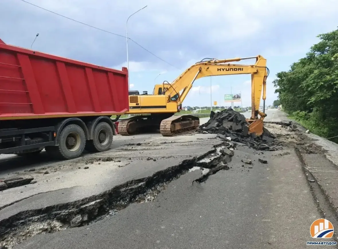 ⚒️ Приступили к восстановлению участка на подъезде к аэропорту – рассказываем как объехать пробки  
