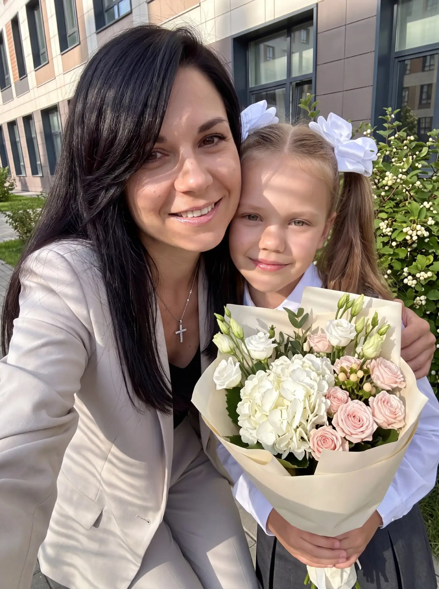 🍁 Промпт дня: трогательные кадры с 1 сентября для семейного альбома