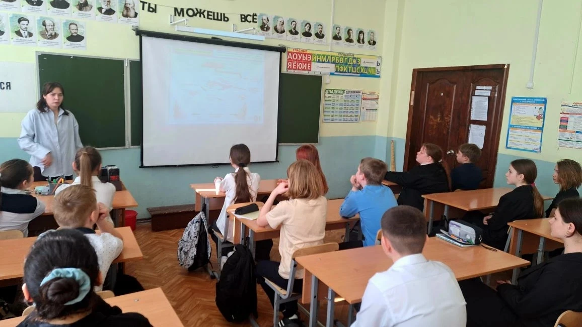 17.03.2026г. в МОУ "Москворецкая гимназия" прошли классные часы, посвящённые правилам поведения и ме
