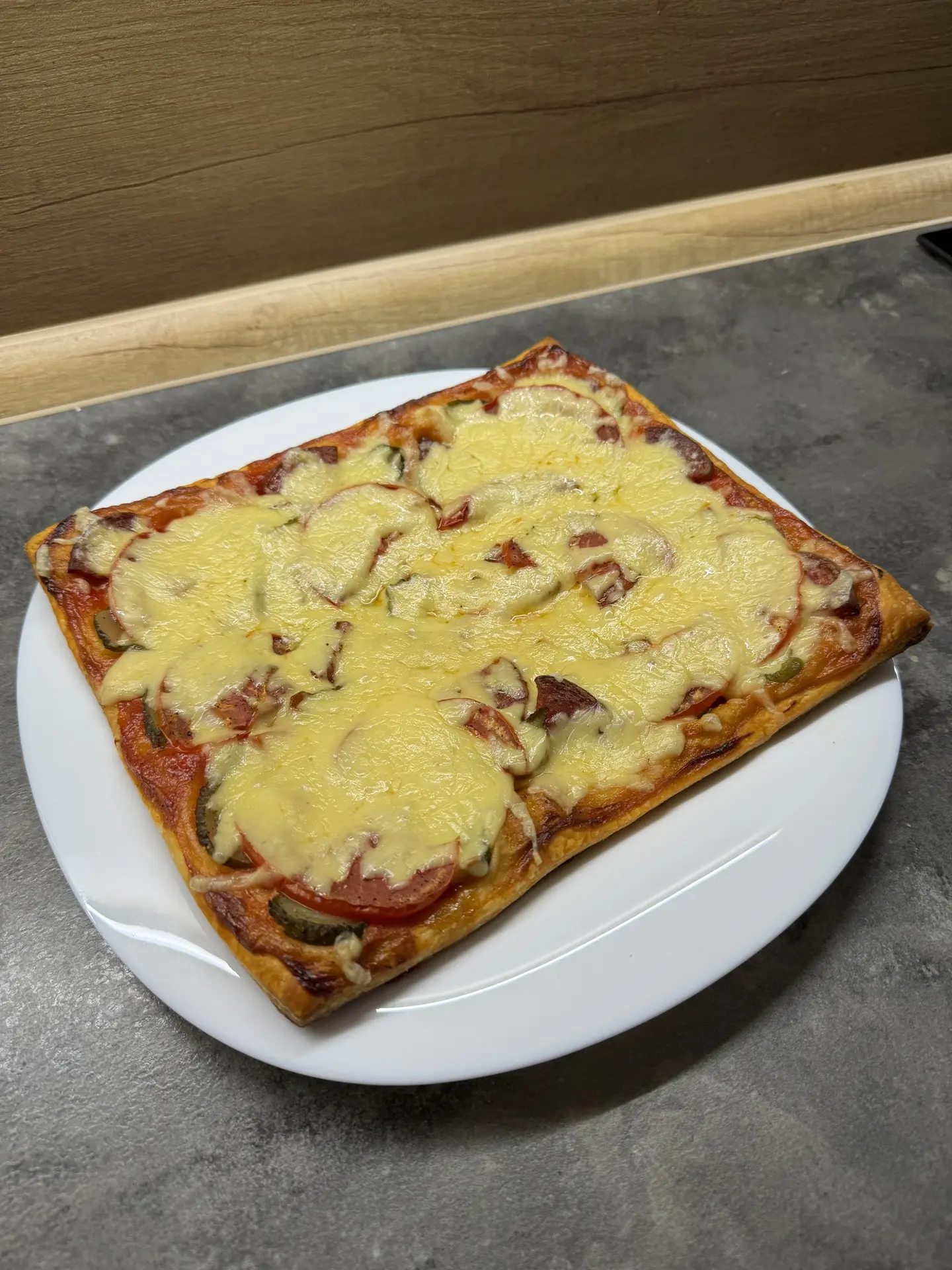 Приготовила 2 пиццухи 🍕 для моих мужиков 🥰