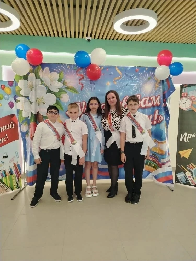 🎉🎊🎉🎊Сегодня в нашей школе прошёл особенный праздник — выпускной для учащихся 4 клас...