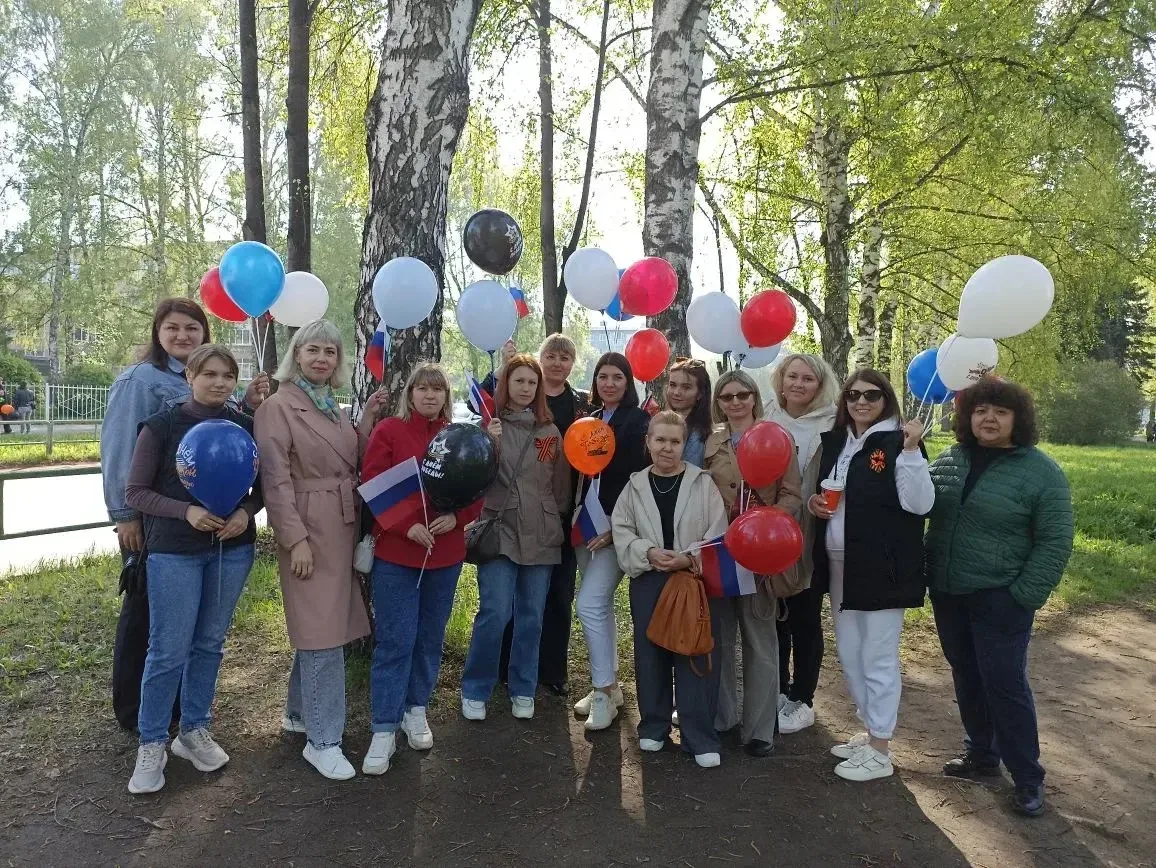 🇷🇺 Бессмертный полк МБОУ СОШ №13: 81 год подвига, который мы помним сердцем! 9 Мая в  этот знаменате