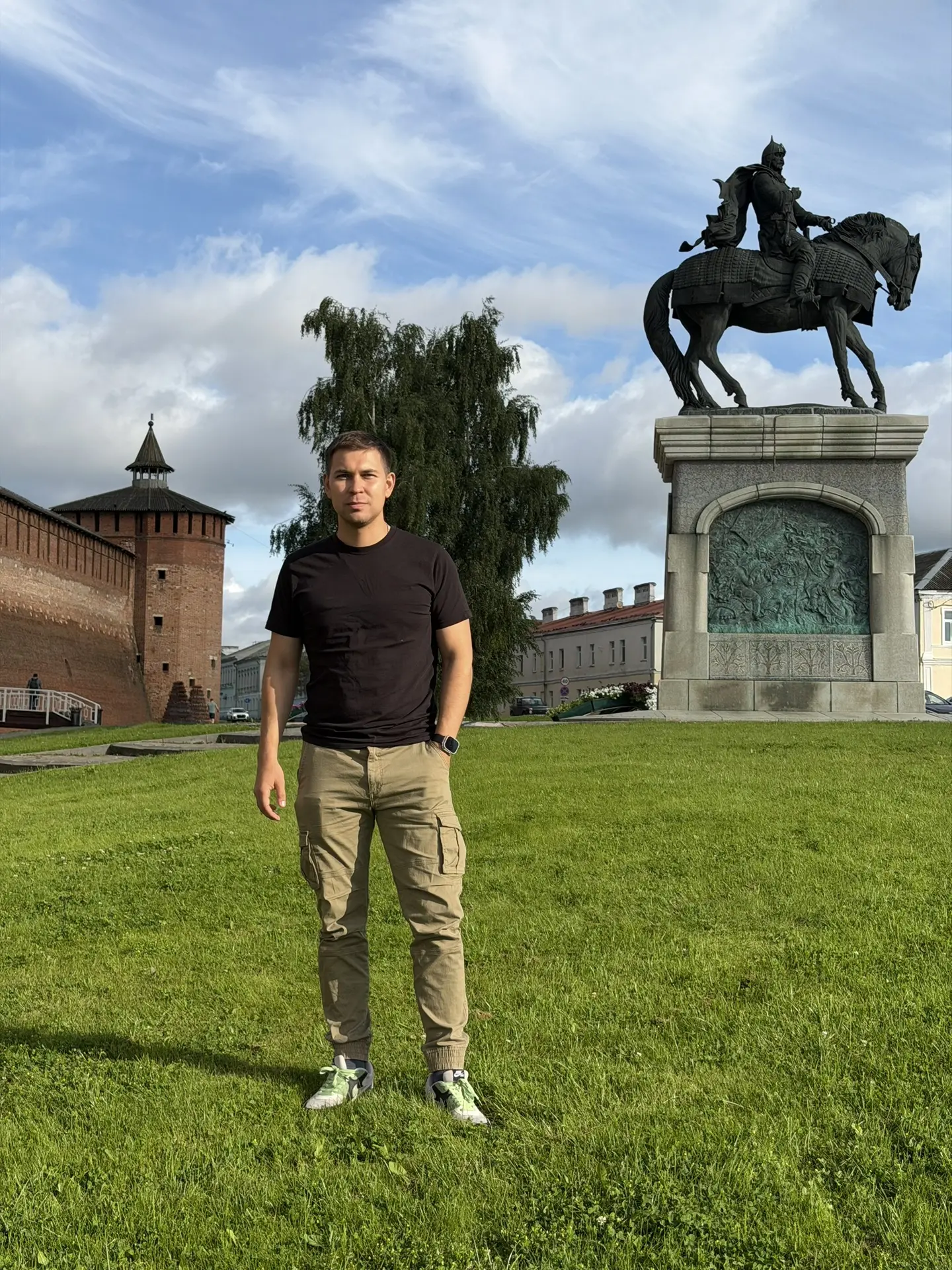 📍 Коломна. У стен древнего Коломенского кремля и памятника великому князю Дмитрию Донс...