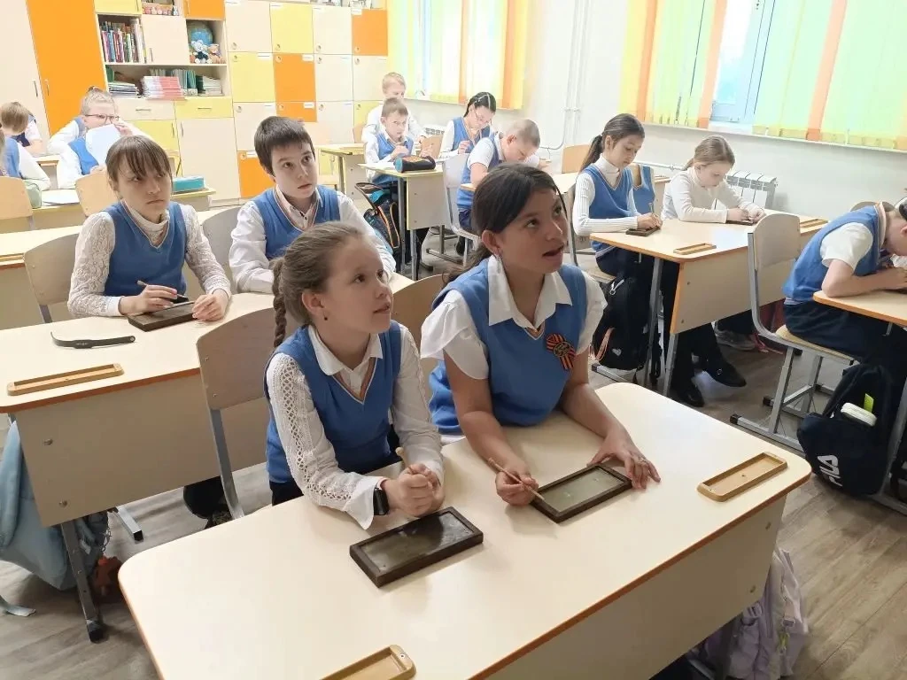 🦅 ОРЛЯТА РОССИИ 🦅  Путешествие в прошлое: как писали наши в старину?  К 3М3 классу в гости приезжали