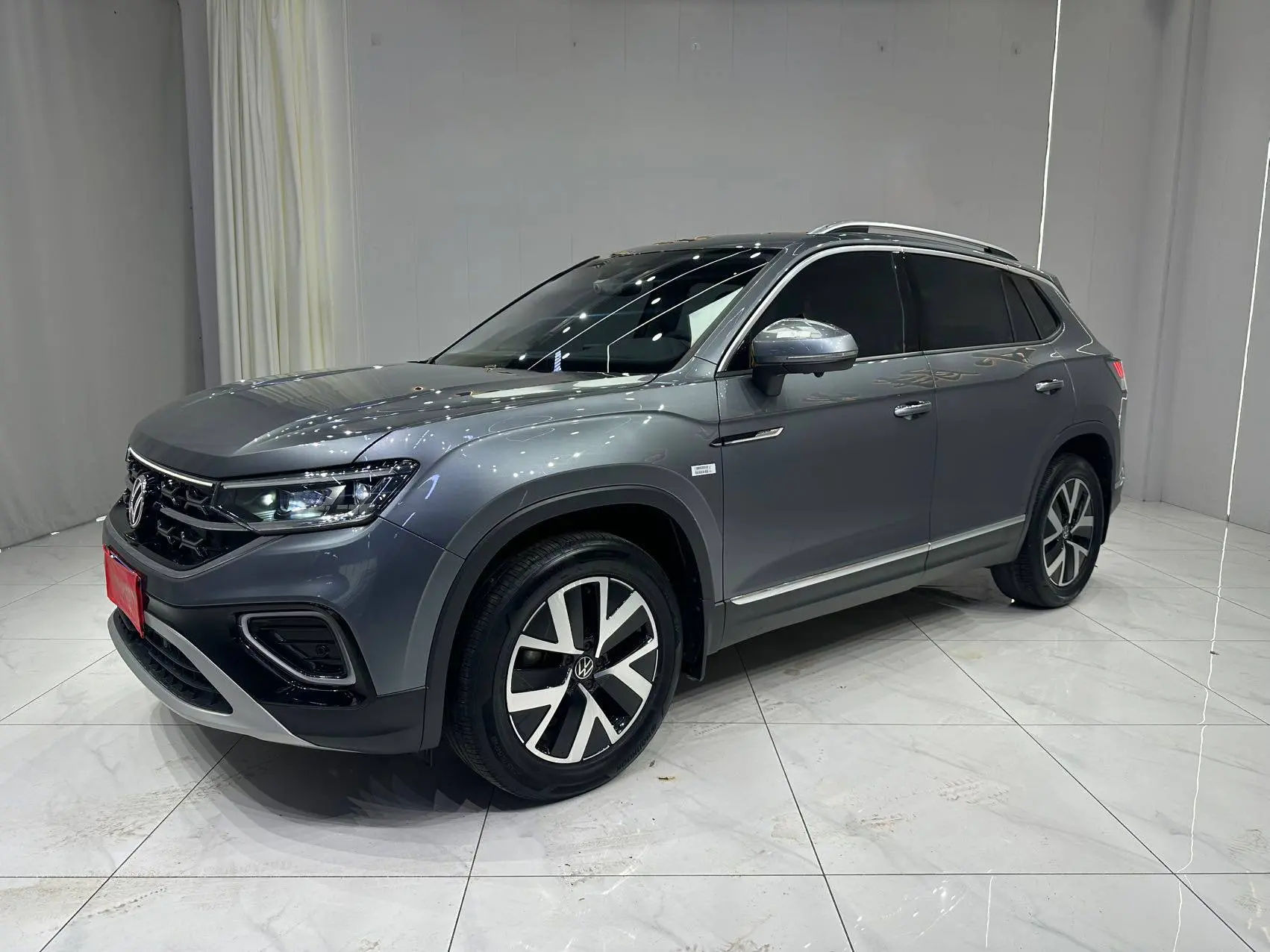 ✅ VW TAYRON (с пробегом)