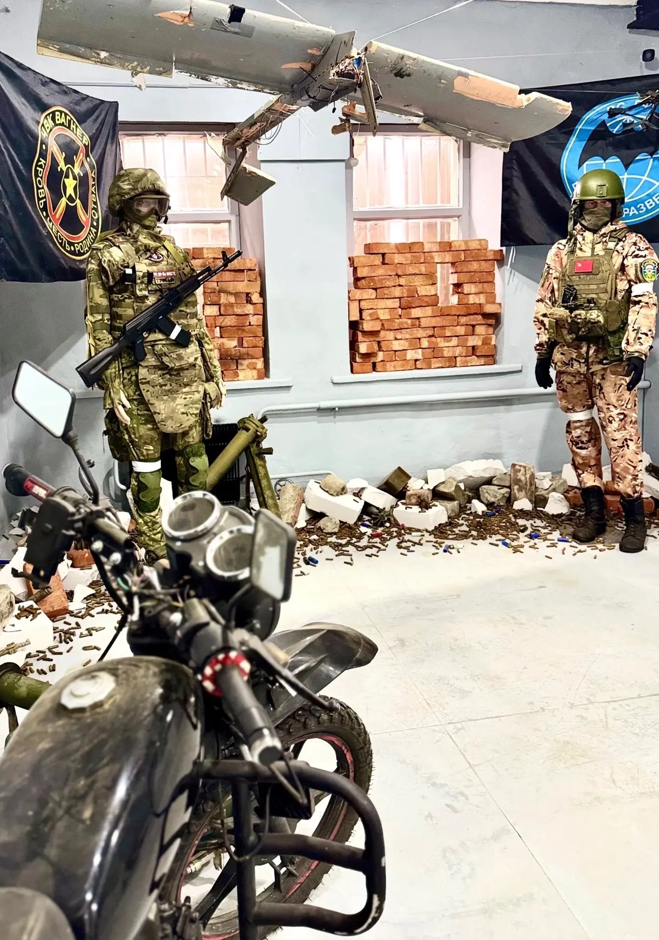 Приглашаем вас провести выходные в музее!

Погрузитесь в реальность военных событий на выставке "В х