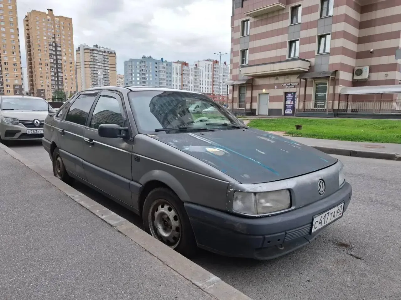 Volkswagen Passat 
1.8 МКПП 1989 год 

Легендарный немецкий авто
Двигатель и коробка ок
Салон чистый