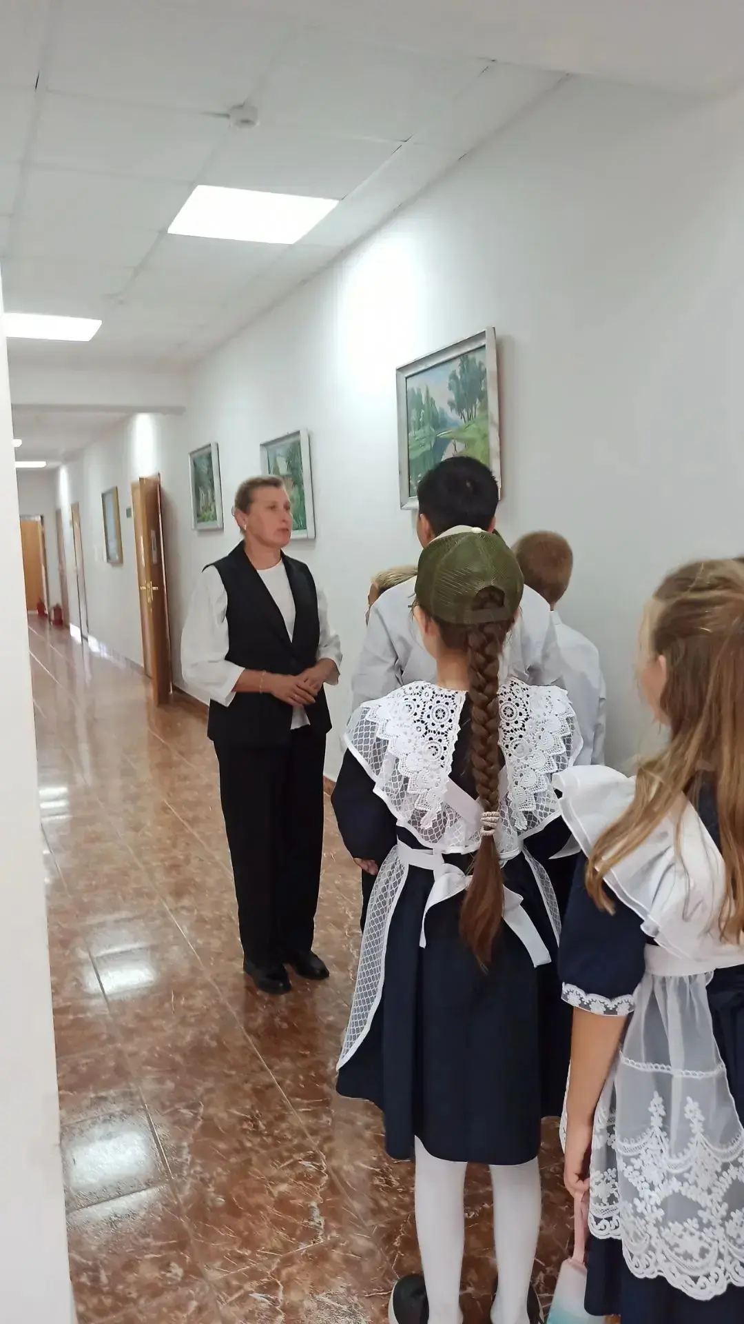 3 сентября, ученики 3‑го класса вместе с классным руководителем Оксаной Сергеевной Юмад...